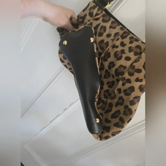 Tignanella cheetah print purse - Picture 4 of 10